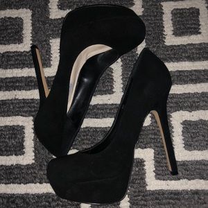 Steve Madden Bevv Platform Pumps
